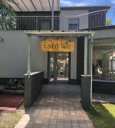 Családi Villa