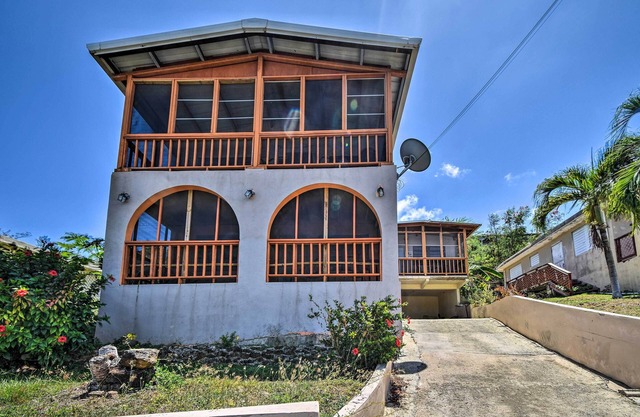 Culebra Apt w/Lanai, Walk to Ensenada Honda Bay!