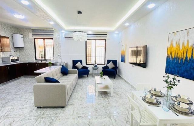 Cute 2 bedrooms Apt with NEW AC