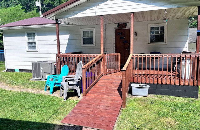 Cute Little Whole House For Rent Franklin’s Lodge
