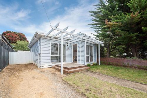 Cutest Cottage on Fourth walk to the Beach