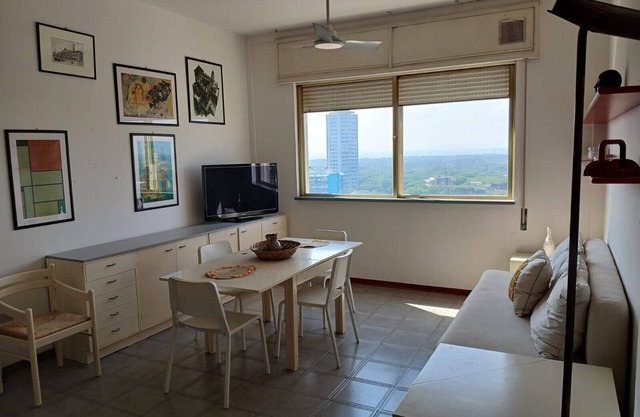 CV011 - Milano Marittima, sea front three-room apartment with exclusive view