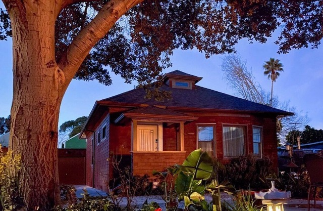 CYPRESS · Luxury Cottage in Garden & Jacuzzi under stars