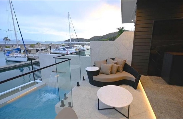 Dacha on Maggie No#1 OPULENT AND LUXURIOUS