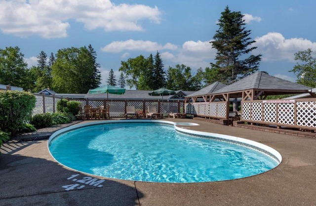 Dannys Suites, SureStay Collection by Best Western