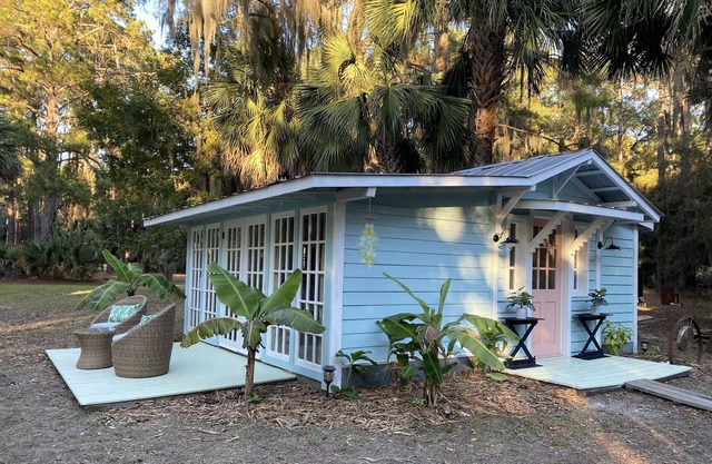 Daufuskie Island Historic Palmetto Cottage - Palm Tree Forest With Water Views