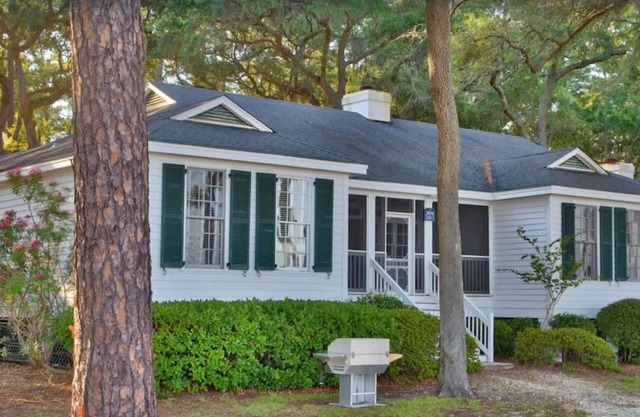 Daufuskie Sunrise Cottage with Ocean View