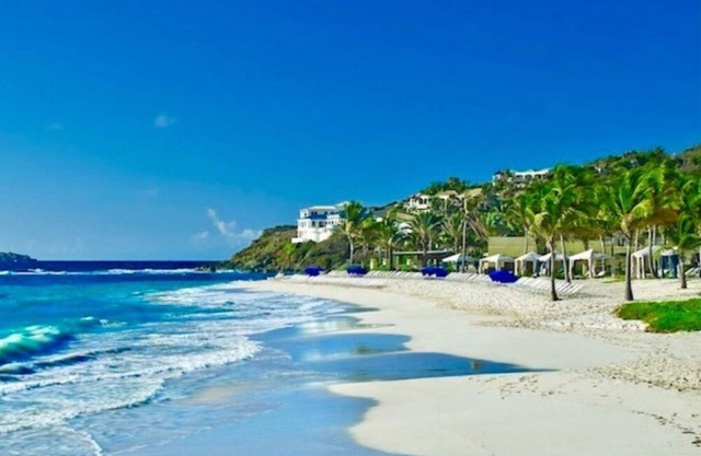 Dawn Beach Club Villa sleeps 8! shared with JW Marriott Beach Resort and Spa