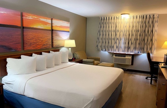 Days Inn & Suites by Wyndham Stevens Point