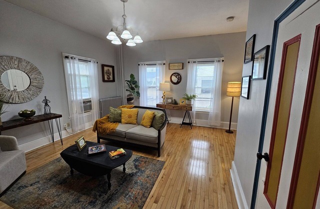 Dazzling Oceanview-4 Train Stop Logan Airport