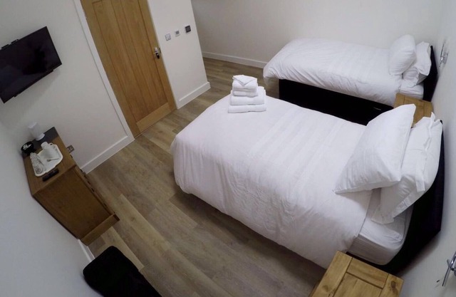 Deepcut Lodge Bed & Breakfast