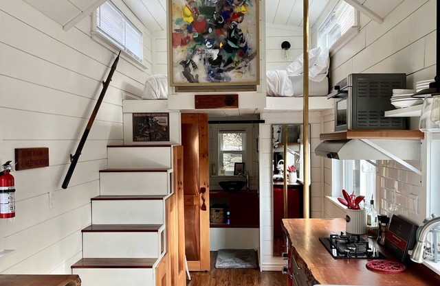 Delightful 1 Bedroom Tiny Home-10 min to Mohegan Sun!