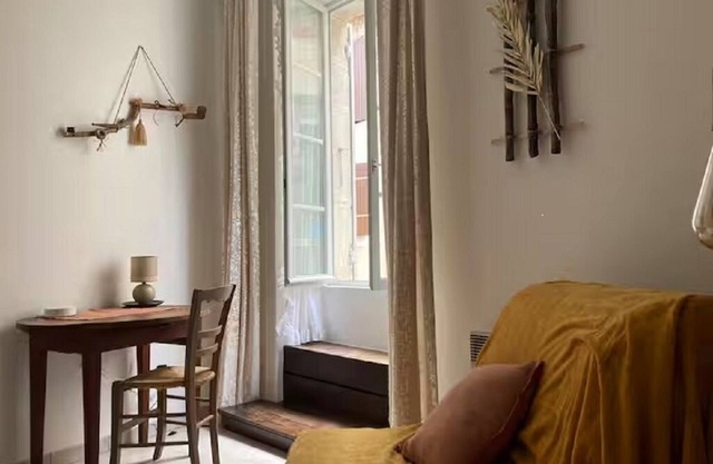 Delightful 2-bedroom townhome in Aubeterre-sur-Dronne ECHOPPE