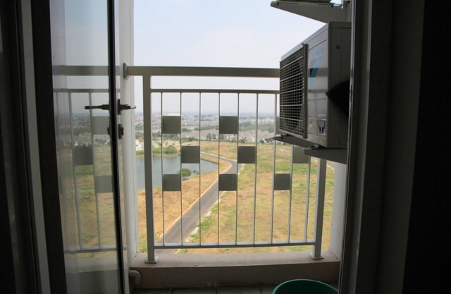 Deluxe and Comfortable The Springlake Summarecon Apartment