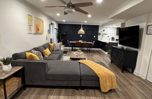 Deluxe Basement Guest Suite w/Luxury Amenities Minutes From BWI/Annapolis/DC