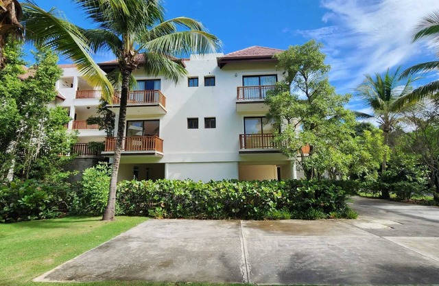 Deluxe Beach condo with WiFi, AC in gorgeous El Portillo, Las Terrenas