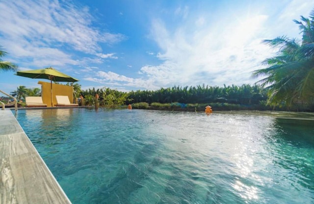 Deluxe Double Room with Balcony, Lake, River View