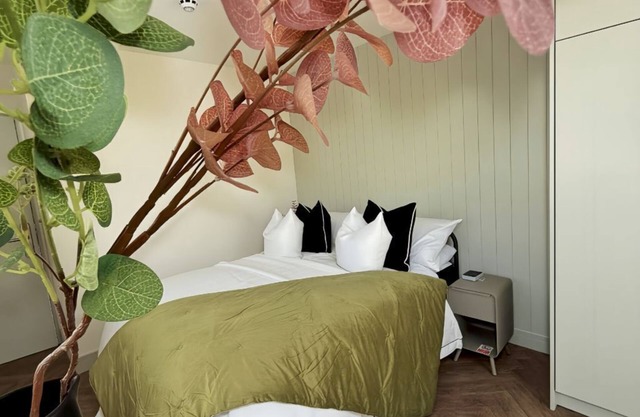 Deluxe En-Suite Room | Modern & Cosy Retreat