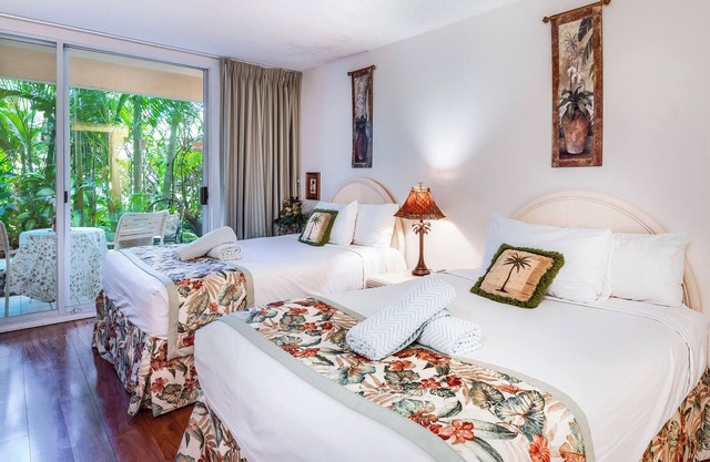 Deluxe Garden View w/WiFi & A/C-Maui Banyan