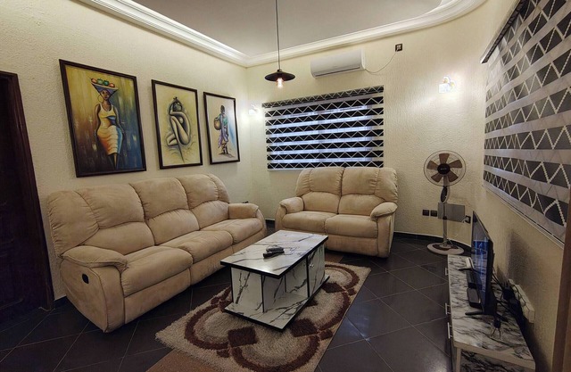 Deluxe King-Size Bed Room In Akpakpa Cotonou Benin