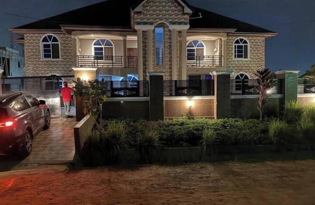 Deluxe Kingsize Bedroom