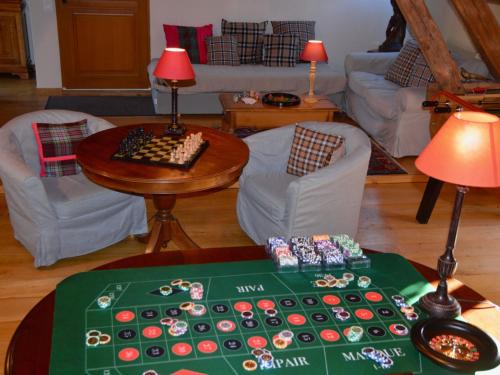 Demeure historique écossaise dans le Cher avec jardin et salle de jeux - FR-1-586-52