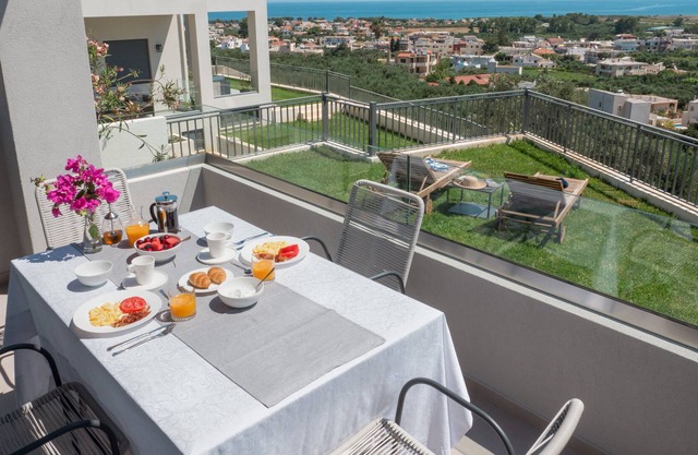 Dempla Heights Villas - Villa Leya with Sea Views