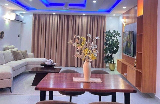 Demure Rental