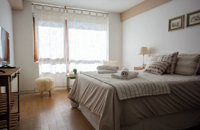 DEPTO C/PILETA Y VISTA AL LAGO. IDEAL PARA UNA SEMANA ROMANTICA CON SU PAREJA