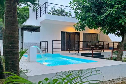 Designer Villa "Sunset Hills" with Pool