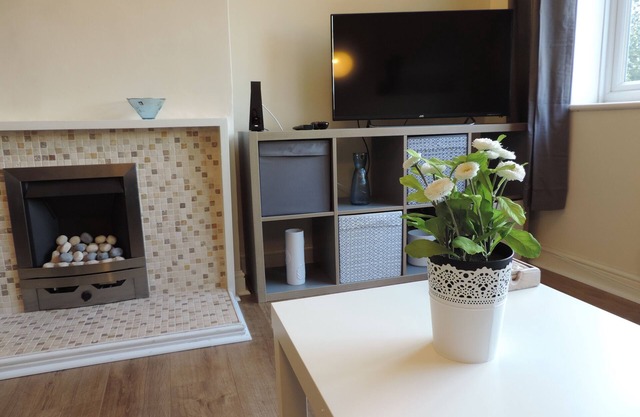 Detached Farnborough Airport Accommodation