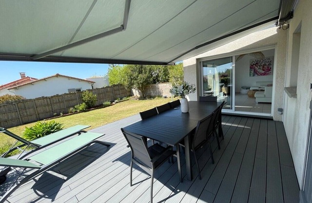 Detached house 1.2Km walk from the beach