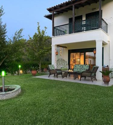 Detached Villa with Sea View