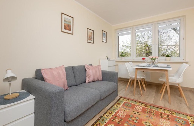 Dickens St Apartment Warsaw by Noclegi Renters