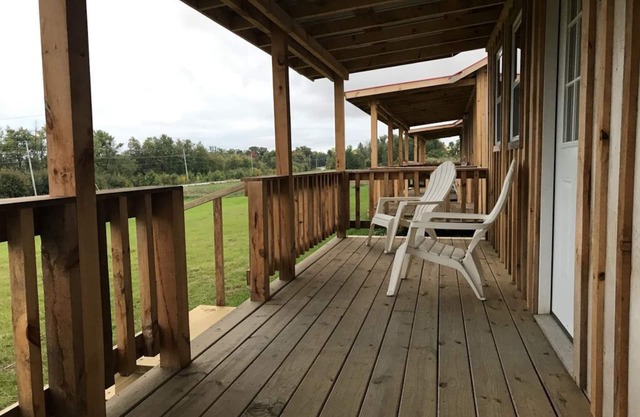 Dillenbeck Bay Cabins-Suite 3