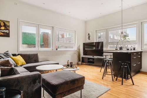 Dinbnb Apartments I 78sqm for the family I Balcony & near the sea