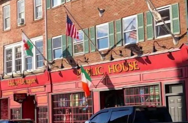 Dinners on us! Above pub mins to casinos. Unit 3