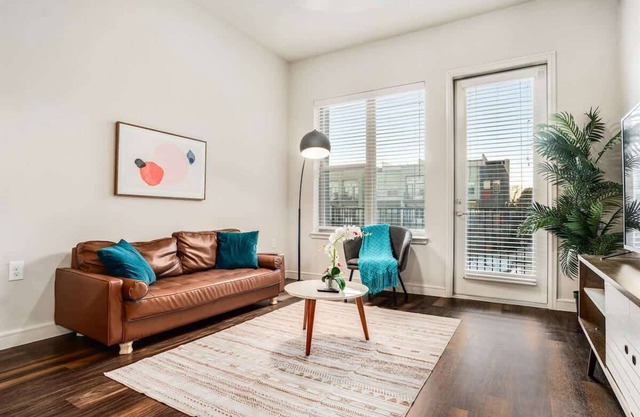 Direct Trail Access! Parking, Pool, Gym 02