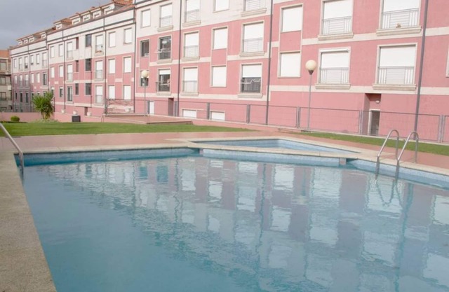 Disconnectaengalicia La Perla Premium, swimming pool and parking