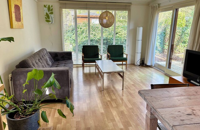 Discover the Basic Retro and enjoy this unique accommodation with its own style and layout, perfect for a party of up to 4 people.