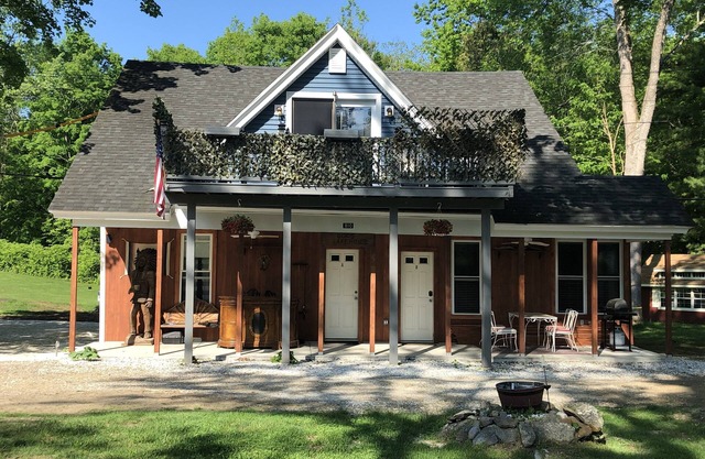 Doc's Lake house 1st floor, 2 bedroom apartment