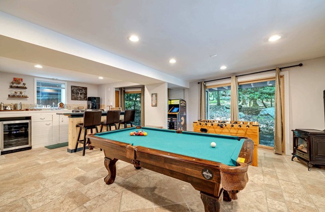 Dog Friendly Escape w/Game Room, Hot Tub, Fire Pit