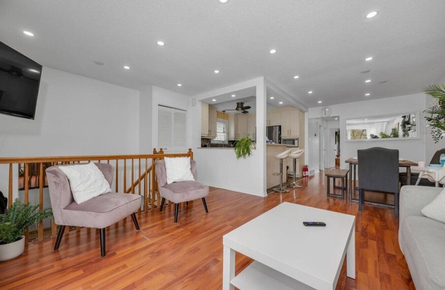 Dog Friendly+Free Parking+Play Pen+15m to DT