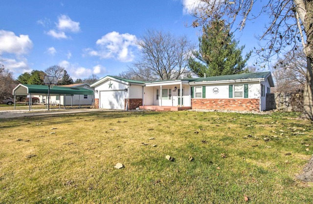 Dog-friendly Illinois Home w/ Private Yard!