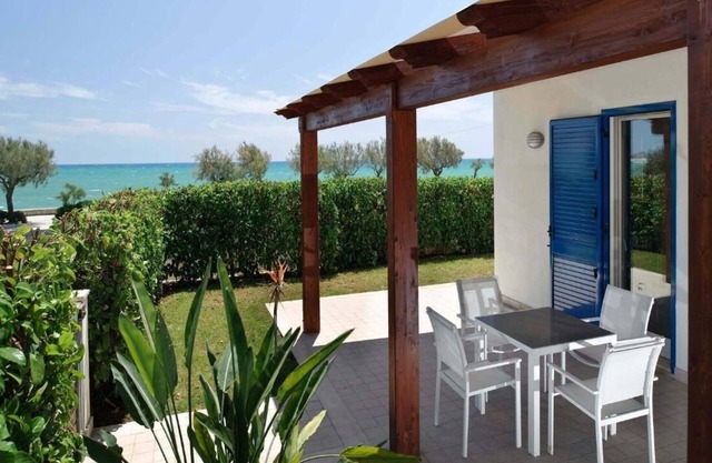 Dolce Mare 1 - Ground Floor with garden