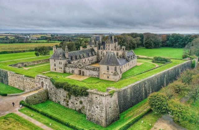 Dolmen de Kerhus "Mysigt": an unusual, comfortable lodge for a couple