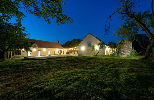 Domaine up to 32p, Le Mans 24-hour racetrack, next to Mulsanne bend