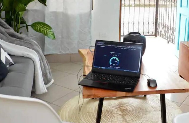 Double Queen Suite w/parking near La Calzada +Wifi