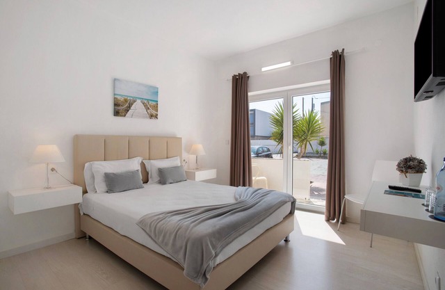 Double Room '11' with Balcony and Wi-Fi