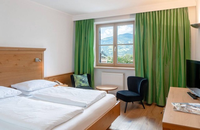 Double room Schwalbenwand - amiamo - Familotel Zell am See